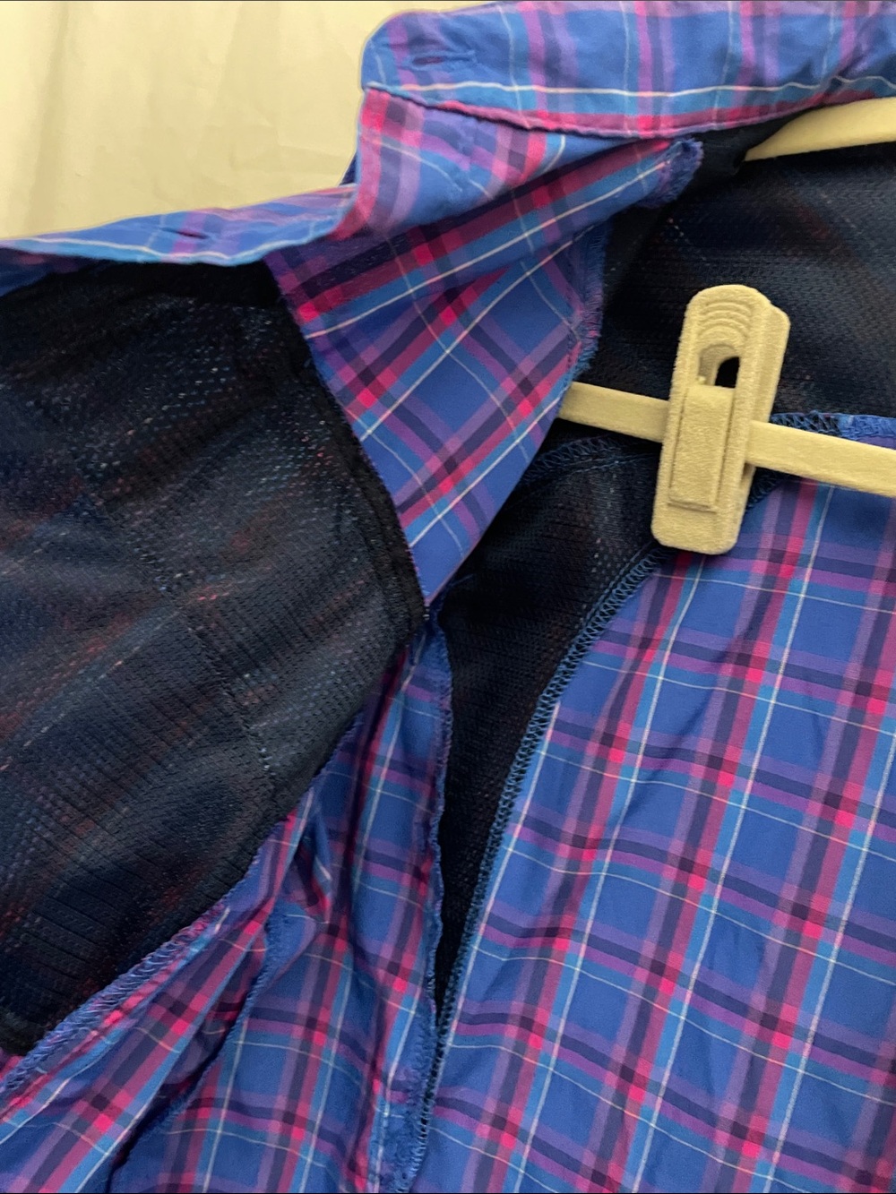 Columbia Omni-Shade Sun Protection Blue and Pink Plaid Women’s Button-Down Shirt - Picture 3 of 5